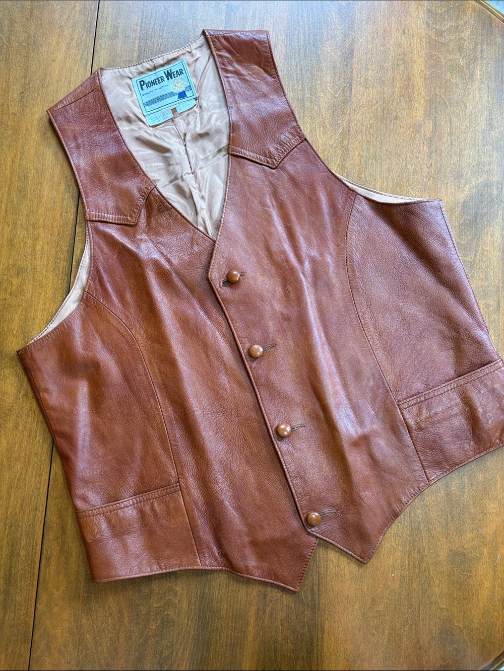 Pioneer Wear Vintage Classic Leather Western-Style Vest in Warm Chestnut, 42L
